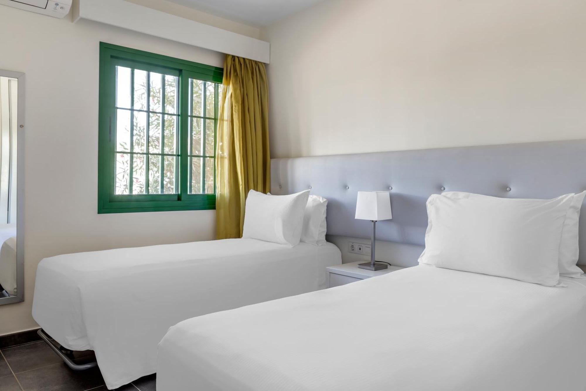 Club Del Carmen Aparthotel